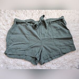 Aerie Women's Green Flowy Shorts